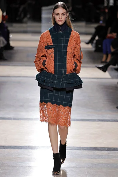 Look 19